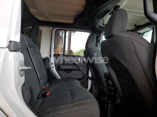 Photo 10 of 2025 JEEP WRANGLER SAHARA (VIN 1C4PJXEN8SW591963)