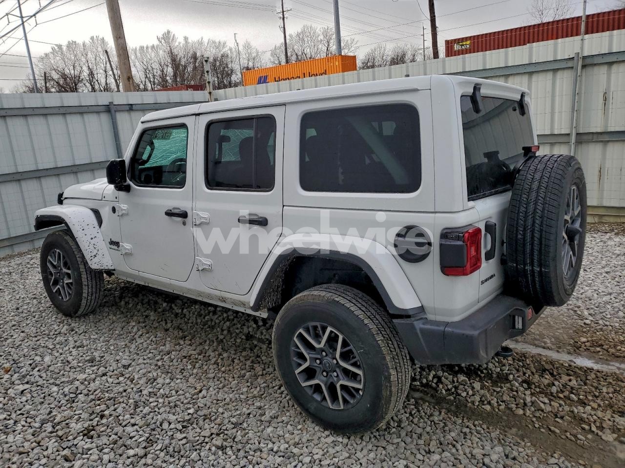 Photo 2 of 2025 JEEP WRANGLER SAHARA (VIN 1C4PJXENXSW645358)