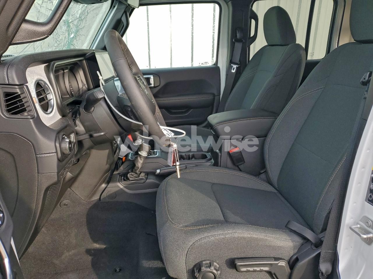 Photo 7 of 2025 JEEP WRANGLER SAHARA (VIN 1C4PJXENXSW645358)