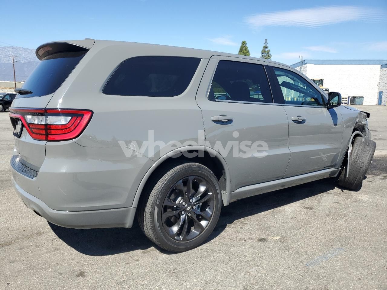 Photo 3 of 2022 DODGE DURANGO SXT (VIN 1C4RDHAG1NC217584)