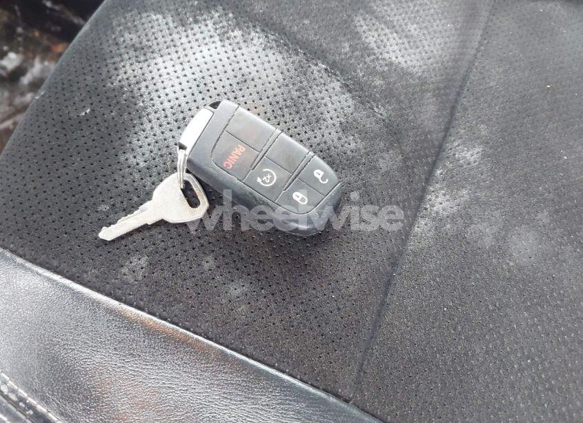 Photo 10 of 2015 Dodge Durango SXT (VIN 1C4RDJAG0FC147522)