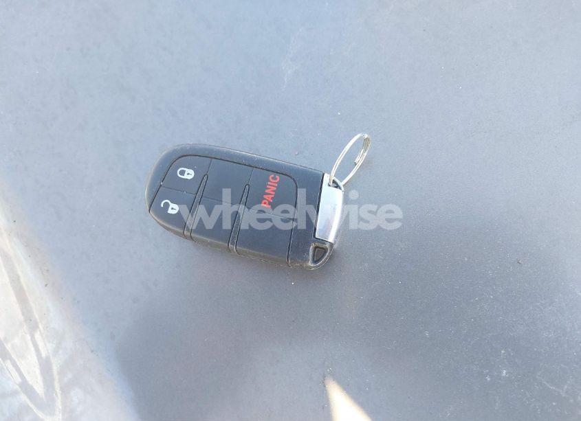 Photo 11 of 2018 Dodge Durango SXT AWD (VIN 1C4RDJAG0JC116666)