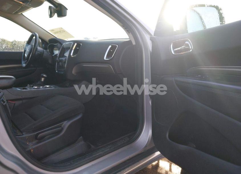 Photo 5 of 2018 Dodge Durango SXT AWD (VIN 1C4RDJAG0JC276305)