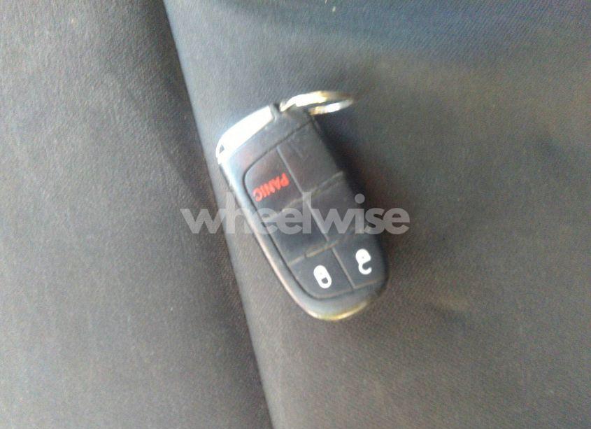 Photo 11 of 2018 Dodge Durango SXT AWD (VIN 1C4RDJAG1JC329772)