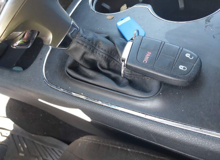 Photo 11 of 2018 Dodge Durango SXT AWD (VIN 1C4RDJAG2JC111467)