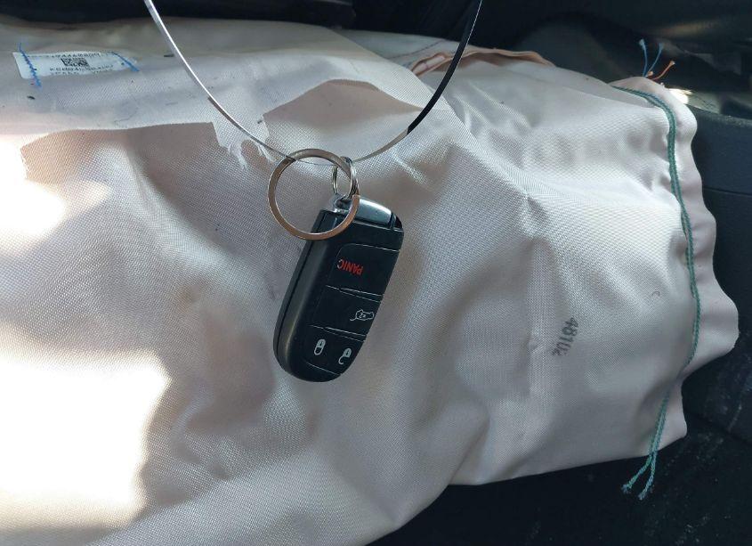 Photo 11 of 2018 Dodge Durango SXT AWD (VIN 1C4RDJAG4JC372325)