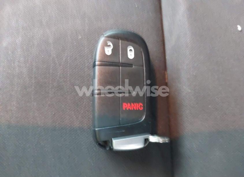 Photo 11 of 2018 Dodge Durango SXT AWD (VIN 1C4RDJAGXJC276389)