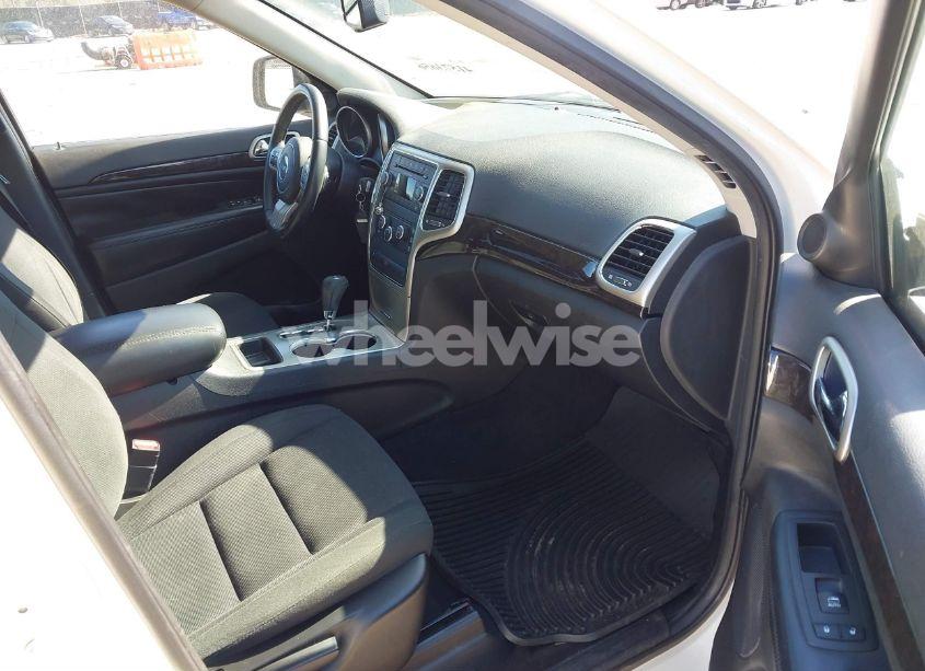 Photo 5 of 2012 Jeep Grand CHEROKEE LAREDO (VIN 1C4RJEAG0CC260978)