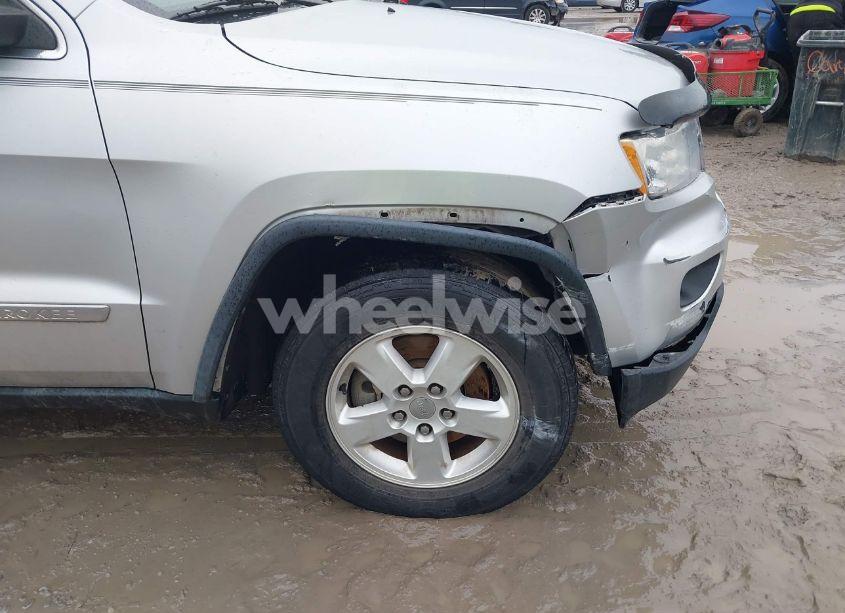 Photo 6 of 2012 Jeep Grand CHEROKEE LAREDO (VIN 1C4RJEAG0CC291132)