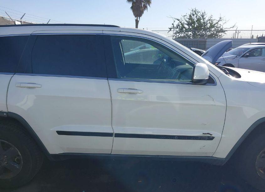 Photo 13 of 2013 Jeep Grand CHEROKEE LAREDO (VIN 1C4RJEAG0DC514254)