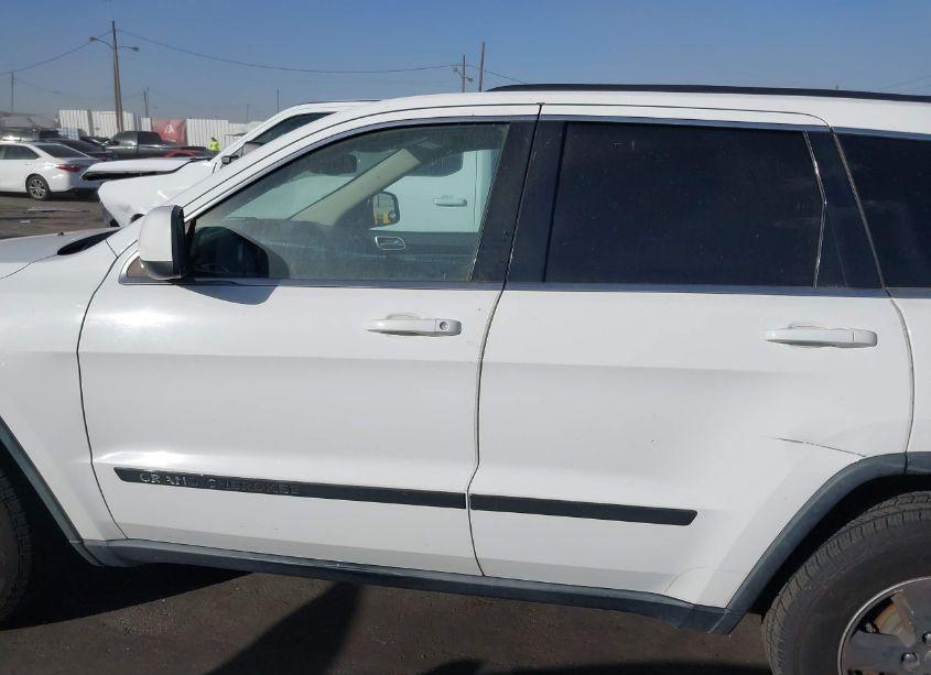 Photo 14 of 2013 Jeep Grand CHEROKEE LAREDO (VIN 1C4RJEAG0DC514254)