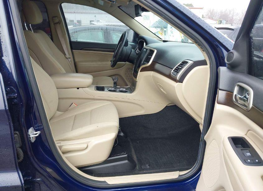 Photo 5 of 2014 Jeep Grand CHEROKEE LAREDO (VIN 1C4RJEAG0EC207135)