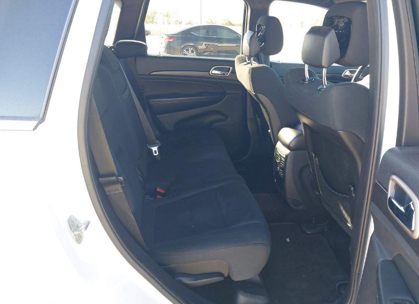 Photo 8 of 2015 Jeep Grand CHEROKEE LAREDO (VIN 1C4RJEAG0FC185252)