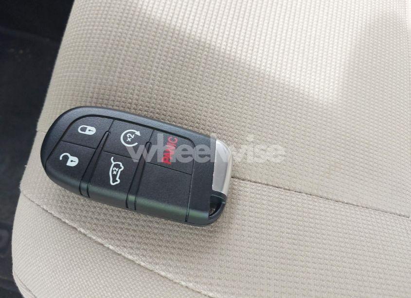 Photo 11 of 2015 Jeep Grand CHEROKEE LAREDO (VIN 1C4RJEAG0FC788556)