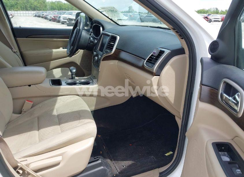Photo 5 of 2015 Jeep Grand CHEROKEE LAREDO (VIN 1C4RJEAG0FC788556)