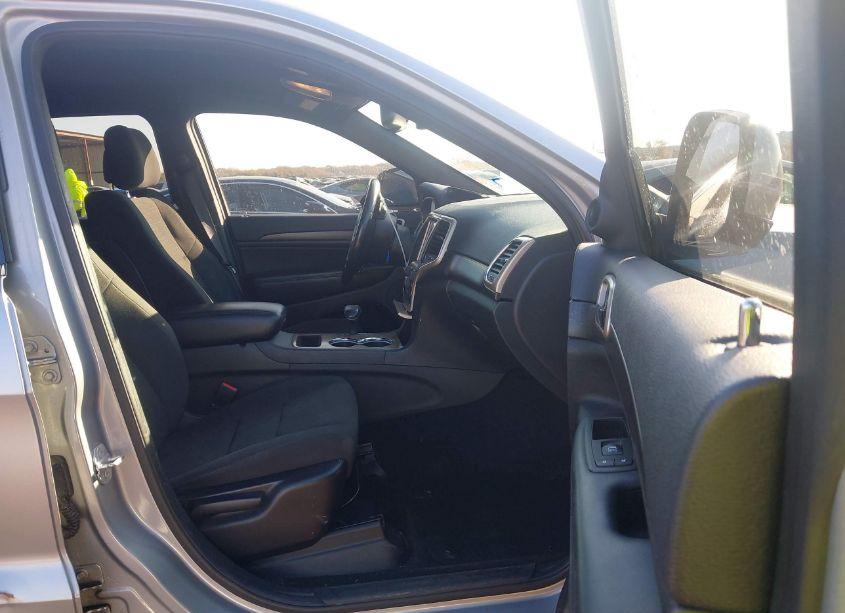 Photo 5 of 2015 Jeep Grand CHEROKEE LAREDO (VIN 1C4RJEAG0FC826173)