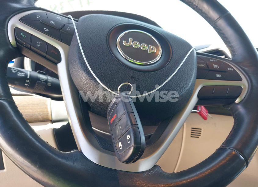 Photo 11 of 2015 Jeep Grand CHEROKEE LAREDO (VIN 1C4RJEAG0FC952260)
