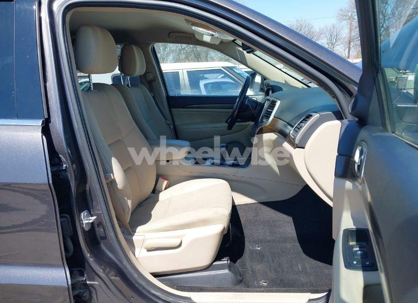 Photo 5 of 2015 Jeep Grand CHEROKEE LAREDO (VIN 1C4RJEAG0FC952260)