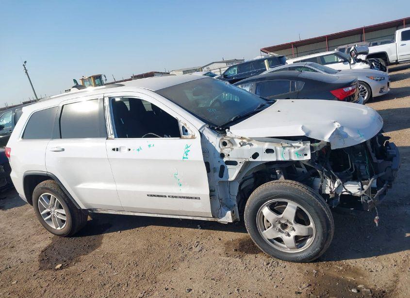 Photo 14 of 2018 Jeep Grand CHEROKEE LAREDO E 4X2 (VIN 1C4RJEAG0JC311876)