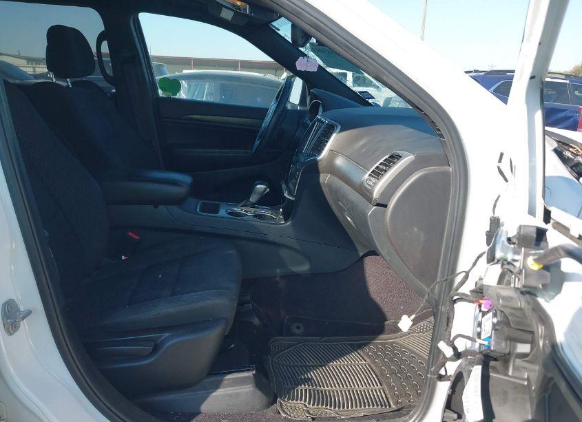 Photo 5 of 2018 Jeep Grand CHEROKEE LAREDO E 4X2 (VIN 1C4RJEAG0JC311876)