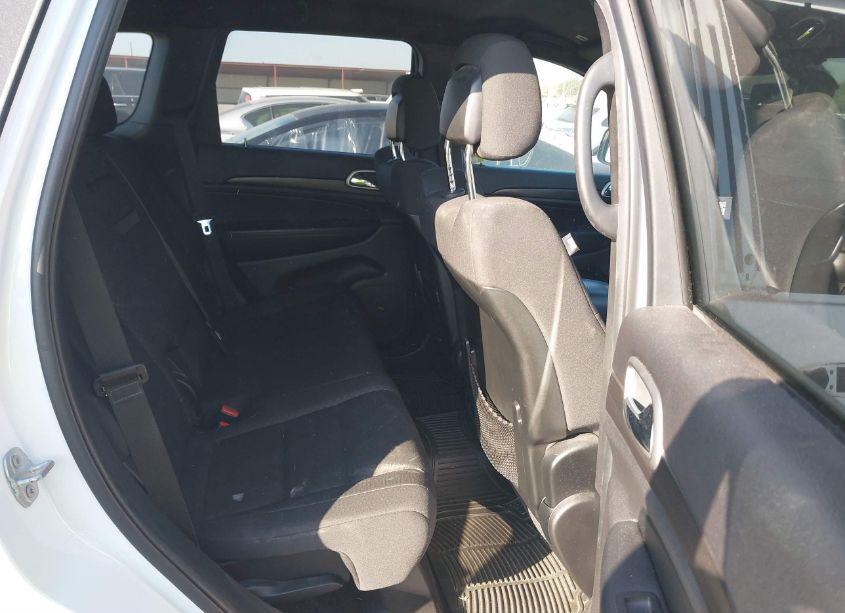 Photo 8 of 2018 Jeep Grand CHEROKEE LAREDO E 4X2 (VIN 1C4RJEAG0JC311876)