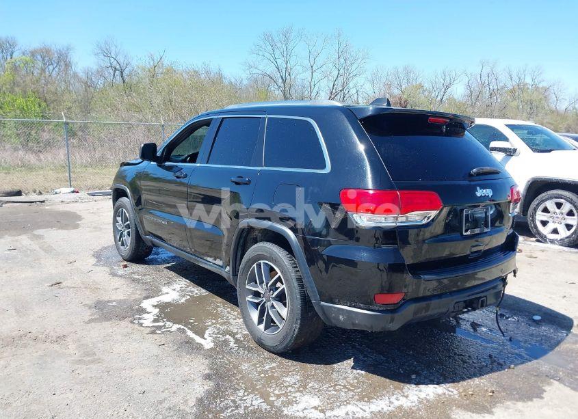 Photo 3 of 2019 Jeep Grand CHEROKEE LAREDO E 4X2 (VIN 1C4RJEAG0KC581112)