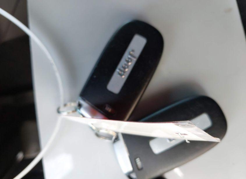 Photo 11 of 2021 Jeep Grand CHEROKEE LAREDO E 4X2 (VIN 1C4RJEAG0MC681889)