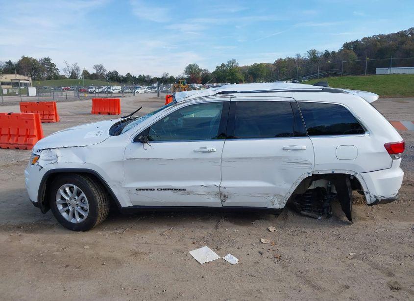 Photo 14 of 2021 Jeep Grand CHEROKEE LAREDO E 4X2 (VIN 1C4RJEAG0MC681889)
