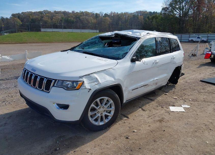 Photo 2 of 2021 Jeep Grand CHEROKEE LAREDO E 4X2 (VIN 1C4RJEAG0MC681889)