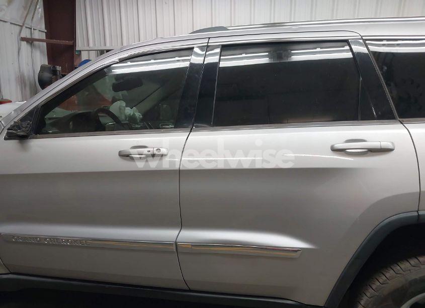 Photo 14 of 2012 Jeep Grand CHEROKEE LAREDO (VIN 1C4RJEAG1CC261105)