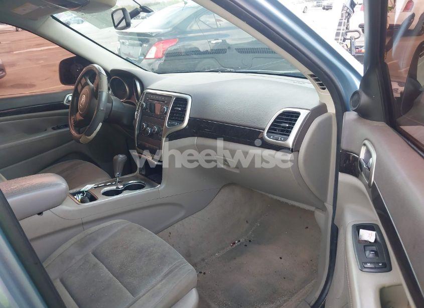 Photo 5 of 2013 Jeep Grand CHEROKEE LAREDO (VIN 1C4RJEAG1DC519298)