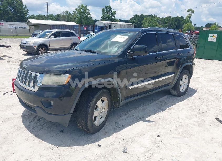 Photo 2 of 2013 Jeep Grand CHEROKEE LAREDO (VIN 1C4RJEAG1DC561311)