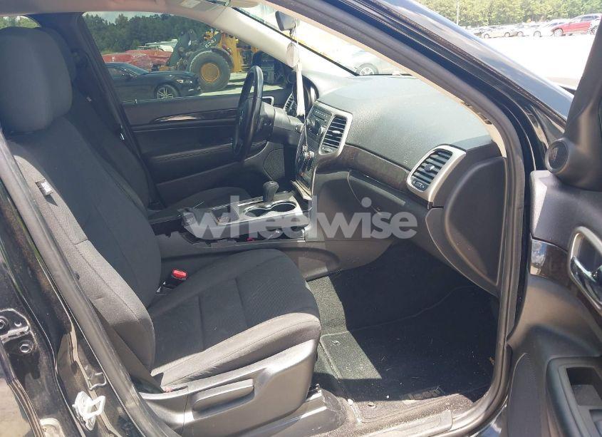 Photo 5 of 2013 Jeep Grand CHEROKEE LAREDO (VIN 1C4RJEAG1DC561311)
