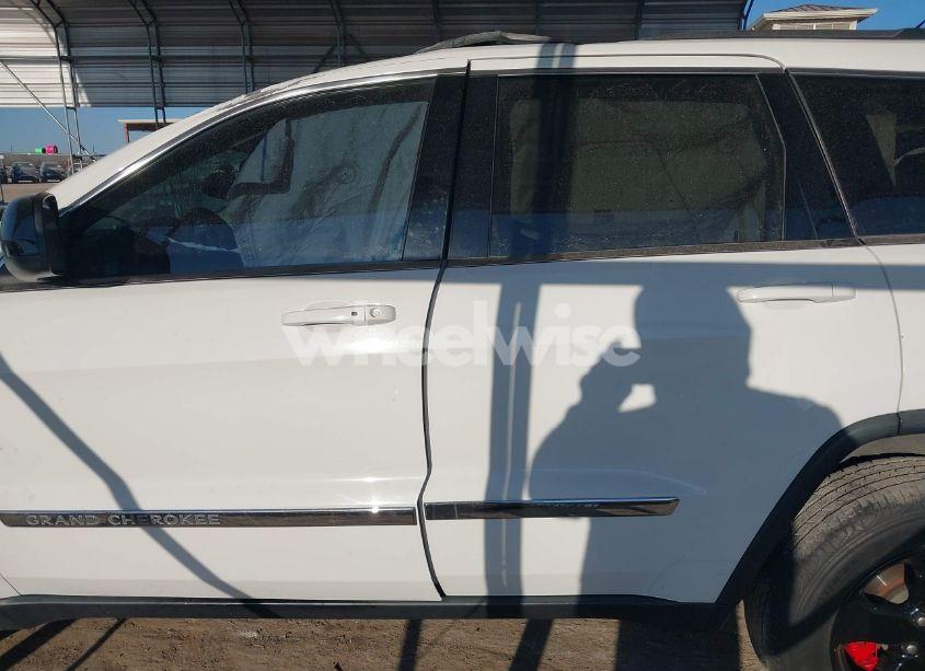 Photo 14 of 2013 Jeep Grand CHEROKEE LAREDO (VIN 1C4RJEAG1DC589237)