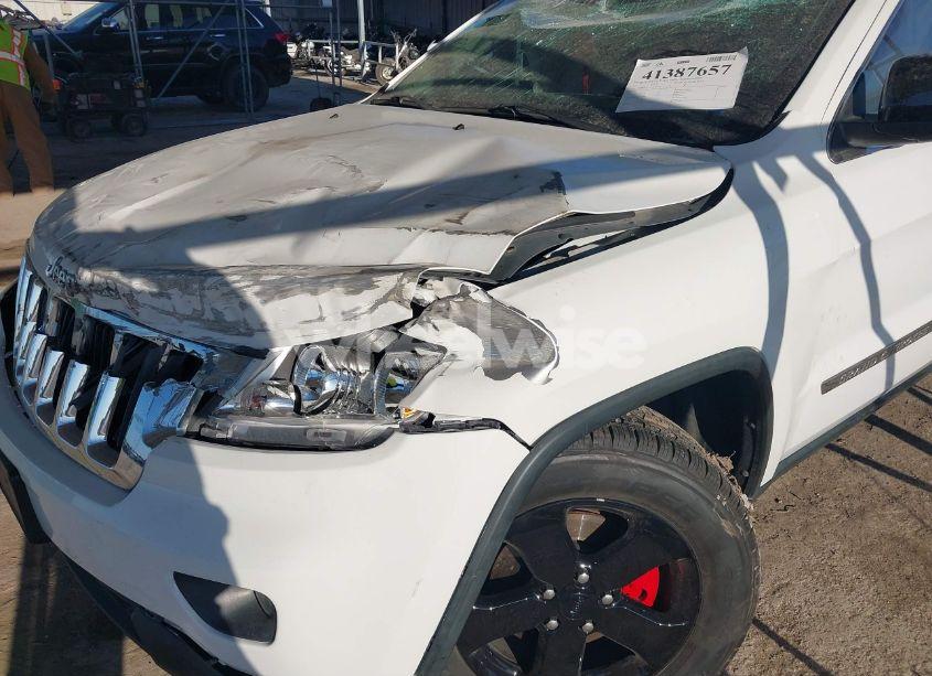 Photo 6 of 2013 Jeep Grand CHEROKEE LAREDO (VIN 1C4RJEAG1DC589237)