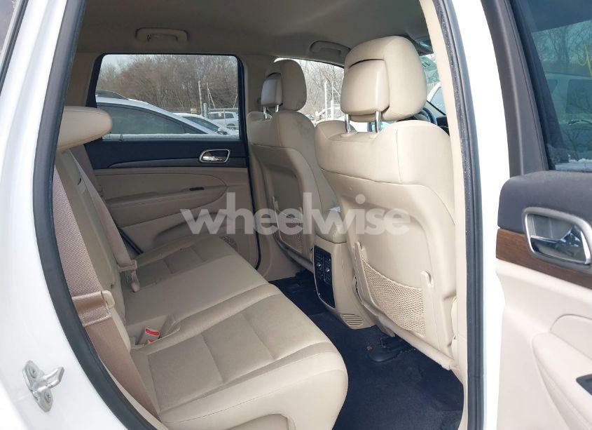 Photo 8 of 2015 Jeep Grand CHEROKEE LAREDO (VIN 1C4RJEAG1FC235768)