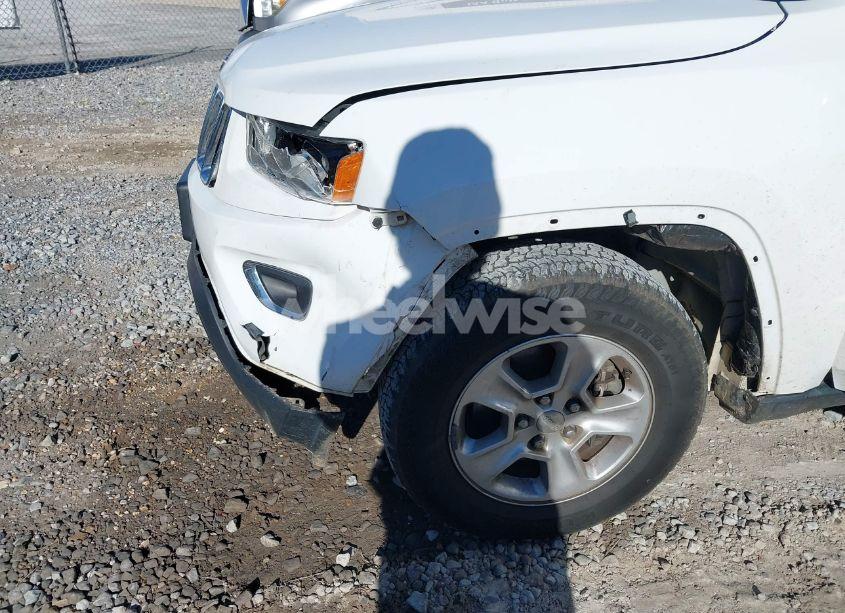 Photo 6 of 2015 Jeep Grand CHEROKEE LAREDO (VIN 1C4RJEAG1FC926234)