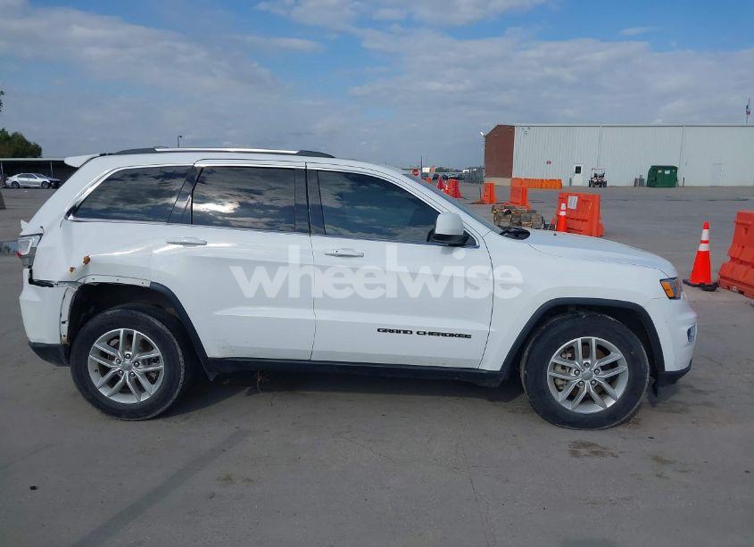 Photo 14 of 2018 Jeep Grand CHEROKEE LAREDO E 4X2 (VIN 1C4RJEAG1JC300756)