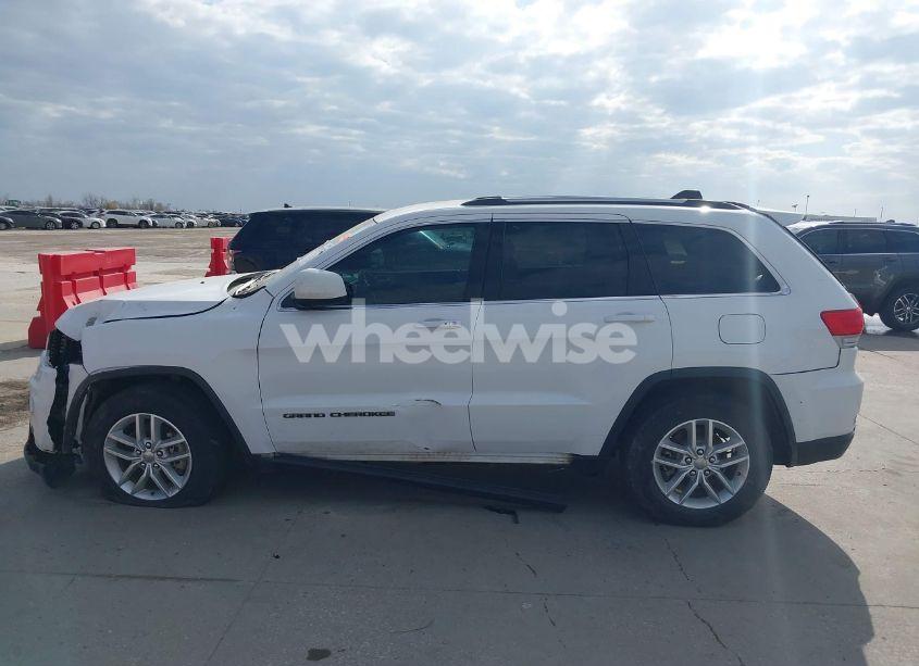 Photo 15 of 2018 Jeep Grand CHEROKEE LAREDO E 4X2 (VIN 1C4RJEAG1JC300756)