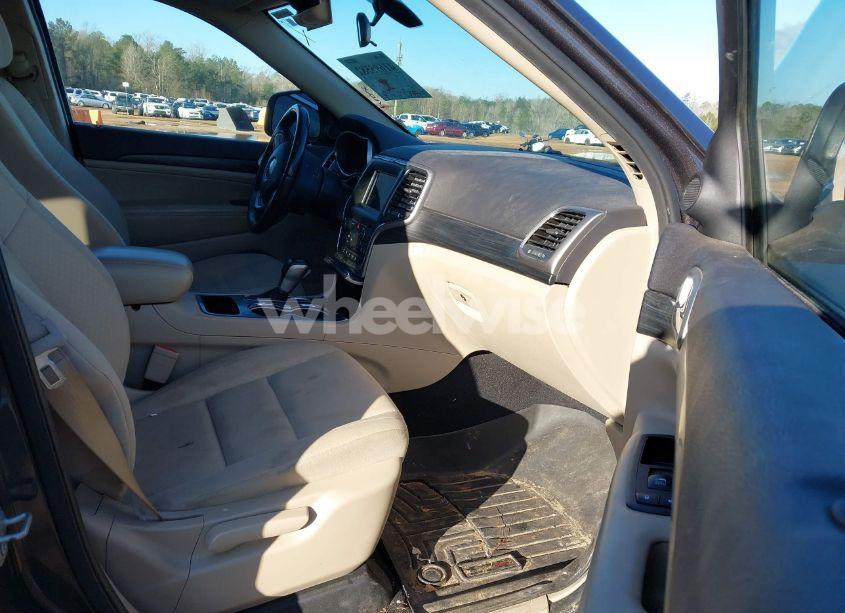 Photo 5 of 2020 Jeep Grand CHEROKEE LAREDO E 4X2 (VIN 1C4RJEAG1LC102200)