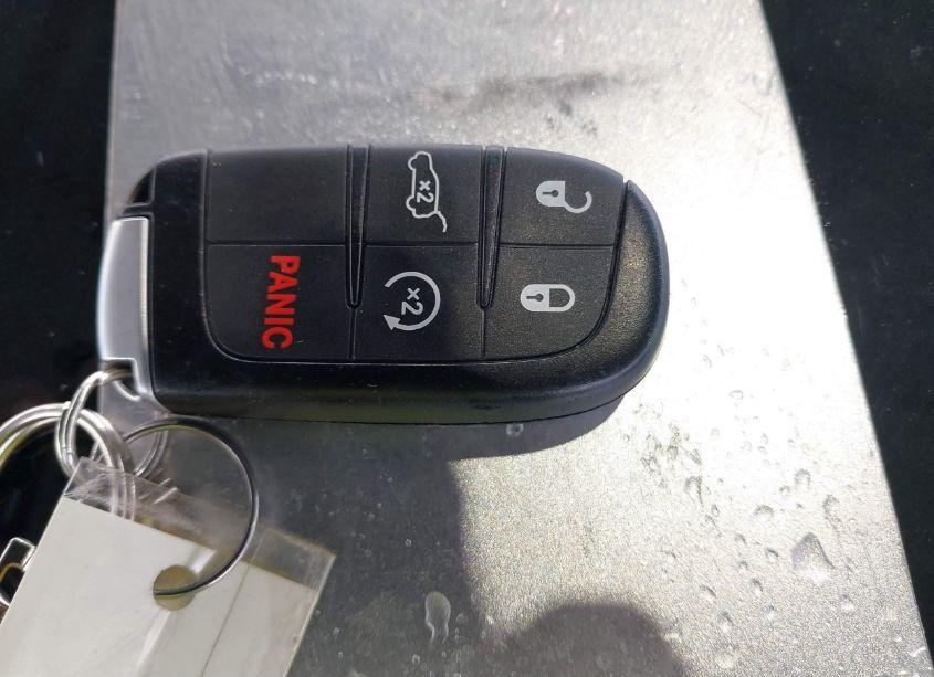 Photo 11 of 2020 Jeep Grand CHEROKEE LAREDO E 4X2 (VIN 1C4RJEAG1LC376402)