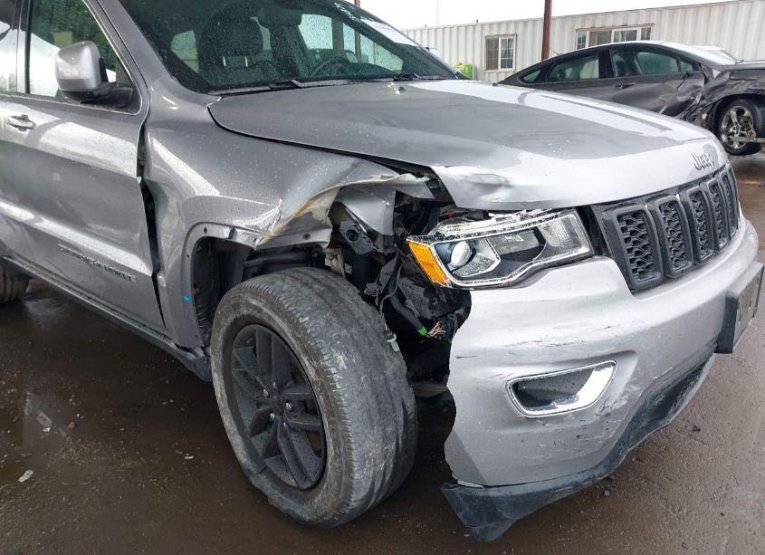 Photo 6 of 2020 Jeep Grand CHEROKEE LAREDO E 4X2 (VIN 1C4RJEAG1LC376402)