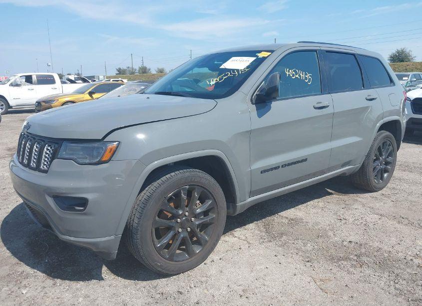 Photo 2 of 2021 Jeep Grand CHEROKEE LAREDO X 4X2 (VIN 1C4RJEAG1MC739489)
