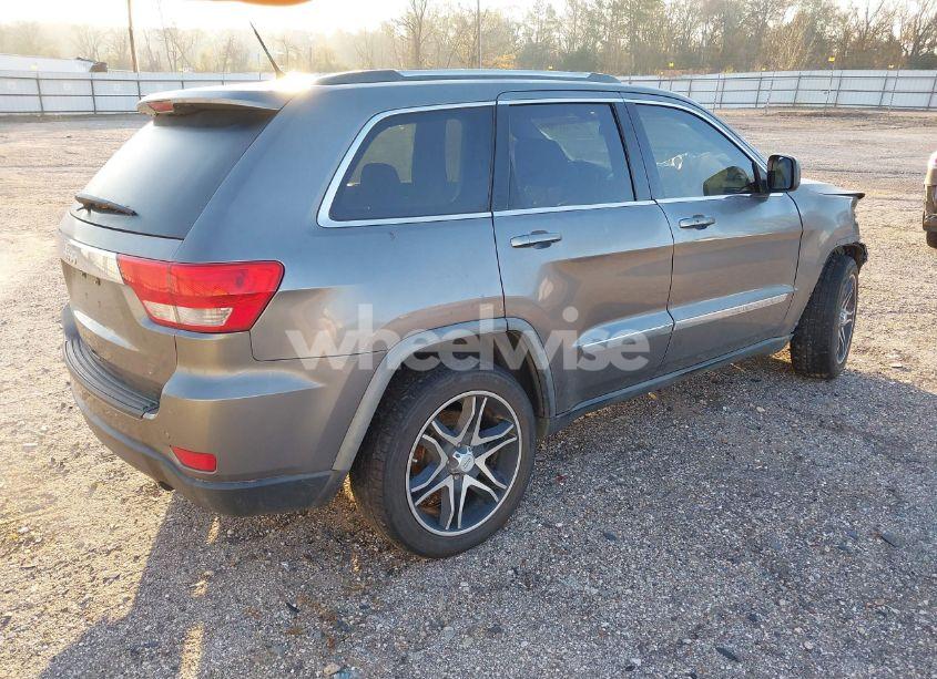 Photo 4 of 2012 Jeep Grand CHEROKEE LAREDO (VIN 1C4RJEAG2CC142625)