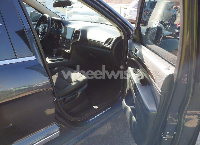 Photo 5 of 2013 Jeep Grand CHEROKEE LAREDO (VIN 1C4RJEAG2DC507953)