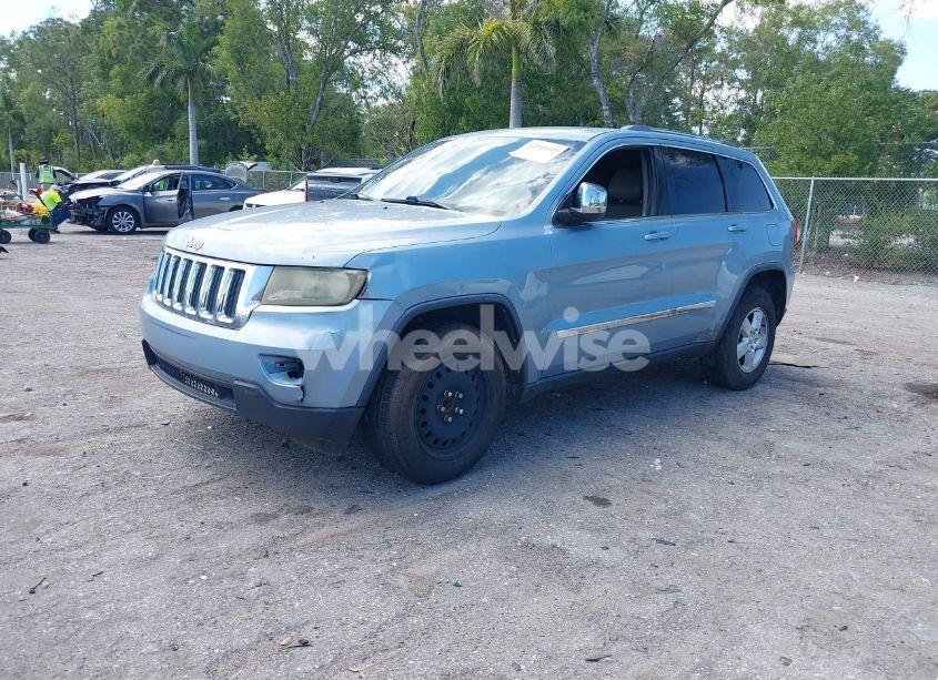 Photo 2 of 2013 Jeep Grand CHEROKEE LAREDO (VIN 1C4RJEAG2DC517303)