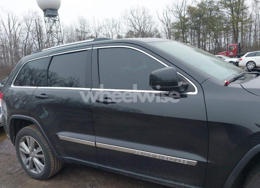 Photo 13 of 2013 Jeep Grand CHEROKEE LAREDO (VIN 1C4RJEAG2DC558403)