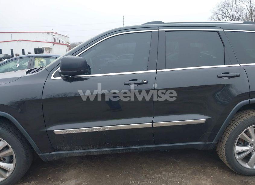 Photo 14 of 2013 Jeep Grand CHEROKEE LAREDO (VIN 1C4RJEAG2DC558403)