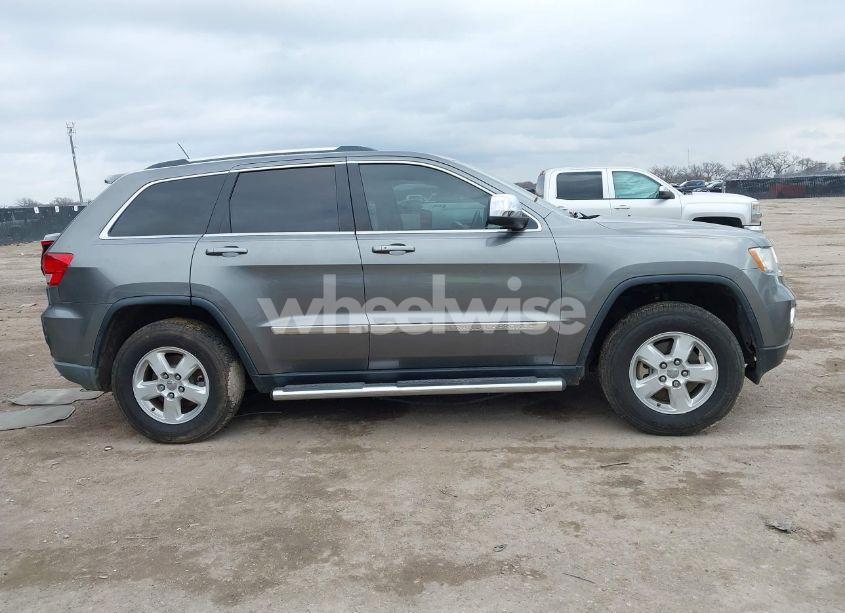 Photo 12 of 2013 Jeep Grand CHEROKEE LAREDO (VIN 1C4RJEAG2DC571569)