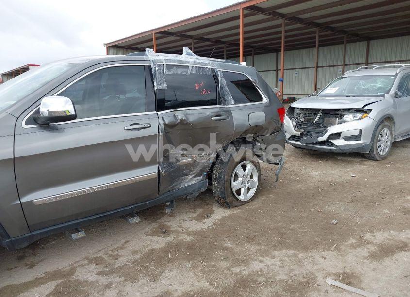 Photo 6 of 2013 Jeep Grand CHEROKEE LAREDO (VIN 1C4RJEAG2DC571569)